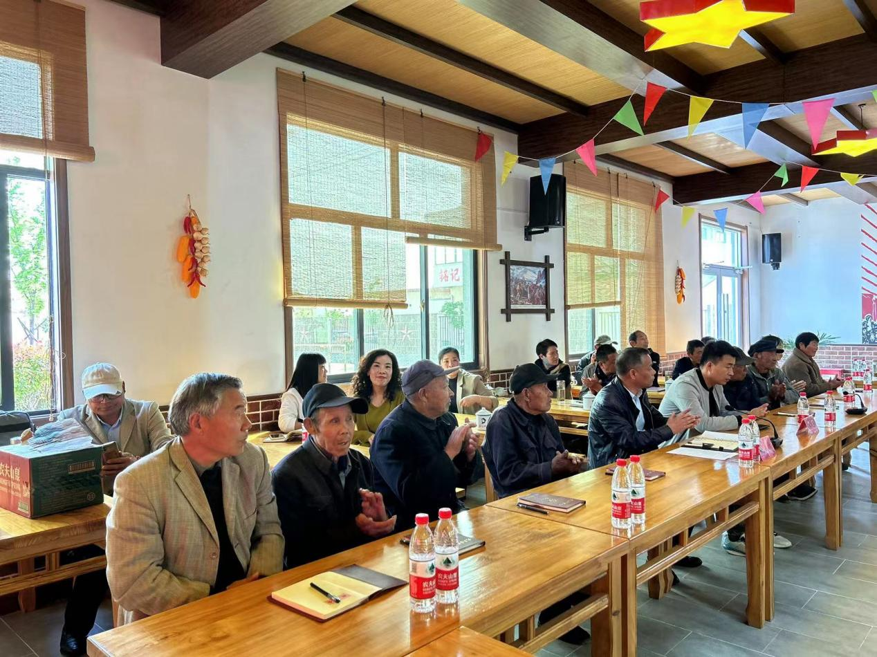 1682645169491649.png 村民听党课的.png